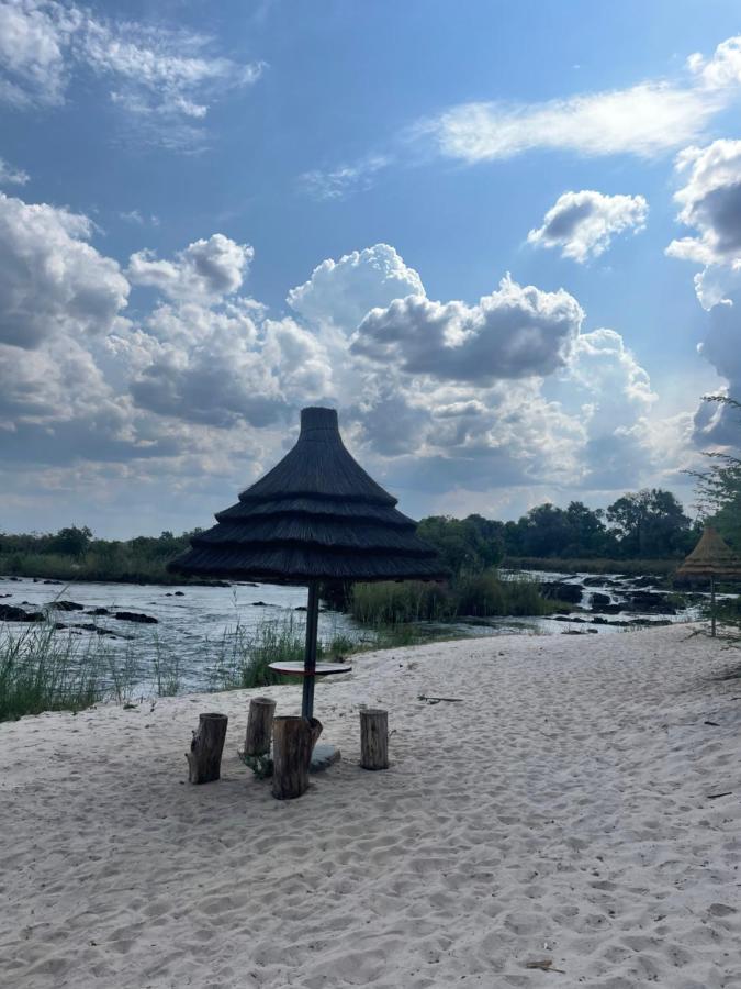 White Sands Lodge Divundu エクステリア 写真